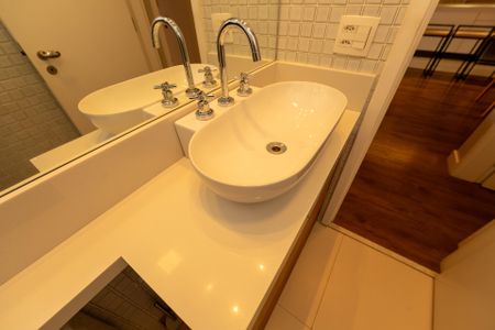 Apartamento para alugar com 70m², 2 quartos e 1 vaga Apartamento para alugar com 70m², 2 quartos e 1 vagaBanheiro