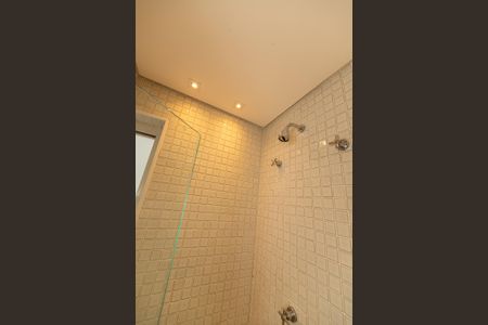 Apartamento para alugar com 70m², 2 quartos e 1 vaga Apartamento para alugar com 70m², 2 quartos e 1 vagaBanheiro da Suite