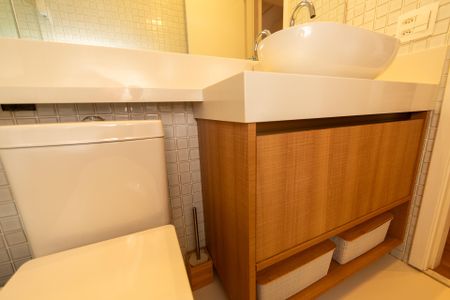 Apartamento para alugar com 70m², 2 quartos e 1 vaga Apartamento para alugar com 70m², 2 quartos e 1 vagaBanheiro