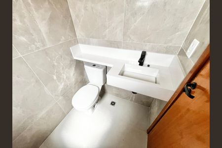 Casa para alugar com 135m², 2 quartos e 4 vagasBanheiro da Suíte 2