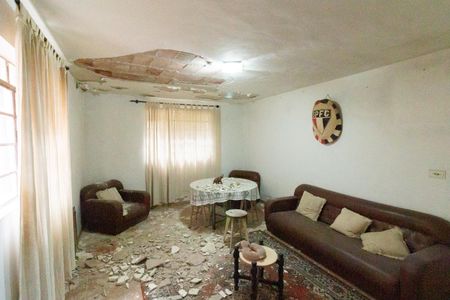 Sala de casa à venda com 2 quartos, 200m² em Vila Adalgisa, São Paulo