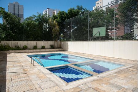 Apartamento à venda com 94m², 3 quartos e 2 vagas Apartamento à venda com 94m², 3 quartos e 2 vagasÁrea comum - Piscina