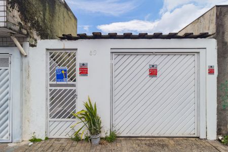 Casa de condomínio à venda com 102m², 2 quartos e 2 vagasFachada 2 - Rua