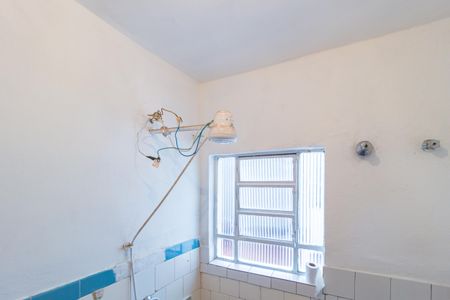 Casa de condomínio à venda com 102m², 2 quartos e 2 vagasDetalhe - Banheiro