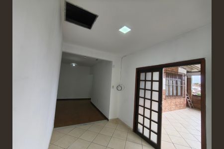 Sala de casa para alugar com 3 quartos, 200m² em Freguesia (jacarepaguá), Rio de Janeiro