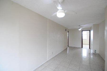 Sala de apartamento para alugar com 2 quartos, 62m² em Taquara, Rio de Janeiro