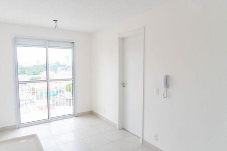 Sala/Cozinha de apartamento para alugar com 1 quarto, 27m² em Jardim Itacolomi, São Paulo