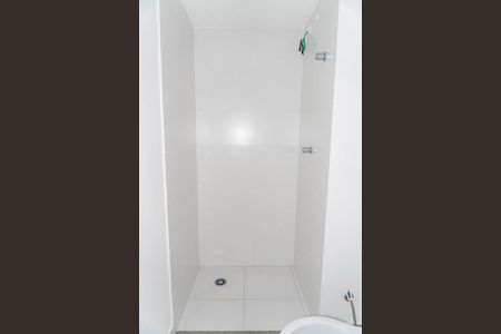 Banheiro da Suíte de apartamento para alugar com 1 quarto, 27m² em Jardim Itacolomi, São Paulo