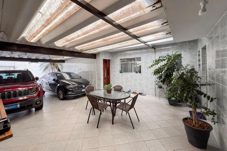 Casa à venda com 204m², 3 quartos e 4 vagas Casa à venda com 204m², 3 quartos e 4 vagasQuintal