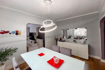 Casa à venda com 204m², 3 quartos e 4 vagas Casa à venda com 204m², 3 quartos e 4 vagasSala de Jantar