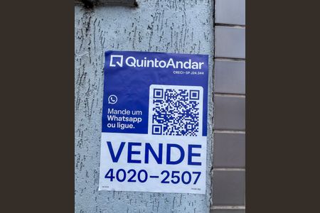 Casa à venda com 204m², 3 quartos e 4 vagas Casa à venda com 204m², 3 quartos e 4 vagasPlaca