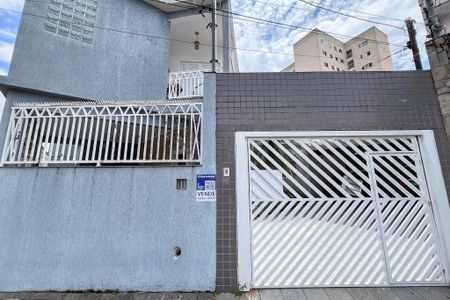 Casa à venda com 204m², 3 quartos e 4 vagas Casa à venda com 204m², 3 quartos e 4 vagasFachada