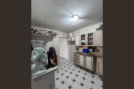 Casa à venda com 204m², 3 quartos e 4 vagas Casa à venda com 204m², 3 quartos e 4 vagasCozinha 2