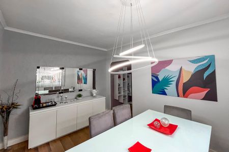 Casa à venda com 204m², 3 quartos e 4 vagas Casa à venda com 204m², 3 quartos e 4 vagasSala de Jantar