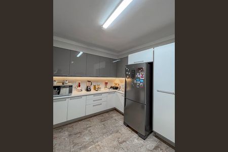 Casa à venda com 204m², 3 quartos e 4 vagas Casa à venda com 204m², 3 quartos e 4 vagasCozinha