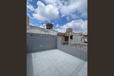 Casa à venda com 204m², 3 quartos e 4 vagas Casa à venda com 204m², 3 quartos e 4 vagasVaranda