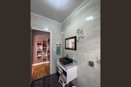 Casa à venda com 204m², 3 quartos e 4 vagas Casa à venda com 204m², 3 quartos e 4 vagasBanheiro