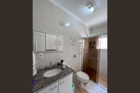 Casa à venda com 204m², 3 quartos e 4 vagas Casa à venda com 204m², 3 quartos e 4 vagasBanheiro da Suíte