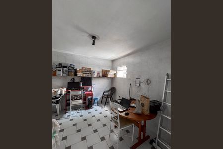 Casa à venda com 204m², 3 quartos e 4 vagas Casa à venda com 204m², 3 quartos e 4 vagasEscritório