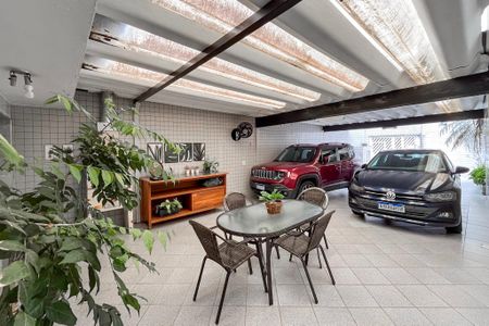 Casa à venda com 204m², 3 quartos e 4 vagas Casa à venda com 204m², 3 quartos e 4 vagasChurrasqueira