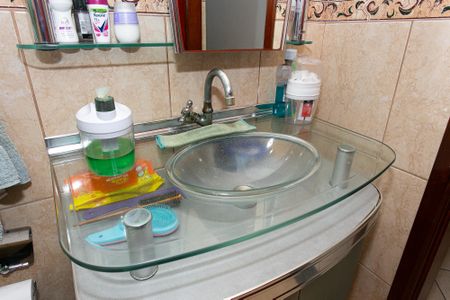 Casa à venda com 138m², 3 quartos e 2 vagas Casa à venda com 138m², 3 quartos e 2 vagasBanheiro Social