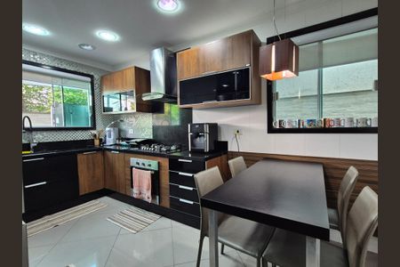 Casa de condomínio à venda com 263m², 5 quartos e 2 vagas