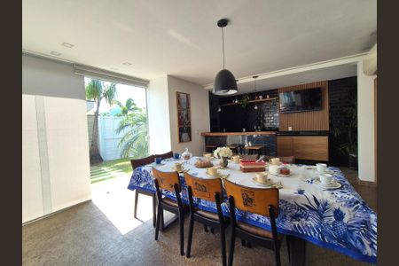 Casa de condomínio à venda com 263m², 5 quartos e 2 vagas