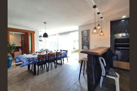 Casa de condomínio à venda com 263m², 5 quartos e 2 vagas