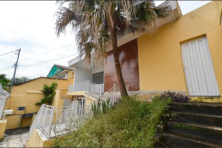 Casa para alugar com 180m², 3 quartos e 2 vagasFachada