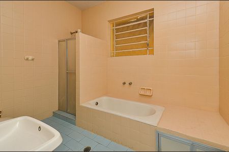 Casa para alugar com 180m², 3 quartos e 2 vagasBanheiro