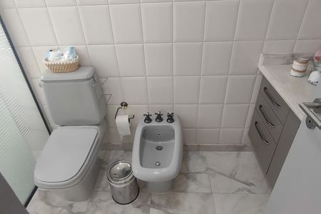 Apartamento à venda com 348m², 3 quartos e 3 vagasBanheiro da Suíte 2