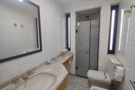 Apartamento à venda com 348m², 3 quartos e 3 vagasBanheiro da Suíte 3