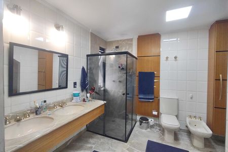Apartamento à venda com 348m², 3 quartos e 3 vagasBanheiro da Suíte 1
