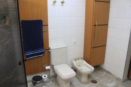 Apartamento à venda com 348m², 3 quartos e 3 vagasBanheiro da Suíte 1