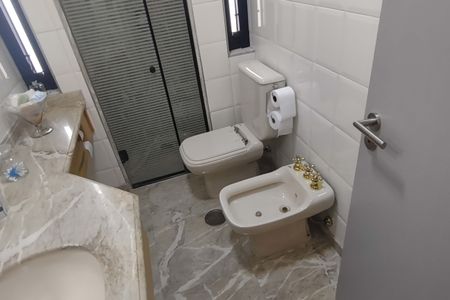 Apartamento à venda com 348m², 3 quartos e 3 vagasBanheiro da Suíte 3