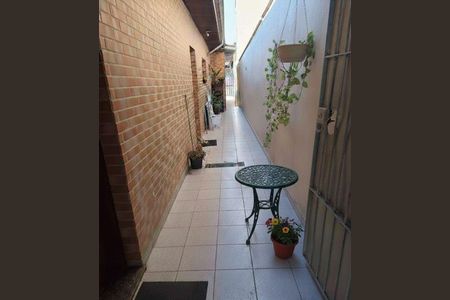 Área externa de casa para alugar com 2 quartos, 110m² em Vila Moraes, São Paulo