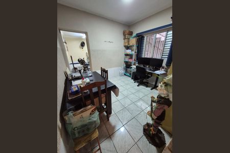 Casa à venda com 125m², 4 quartos e 2 vagasQuarto