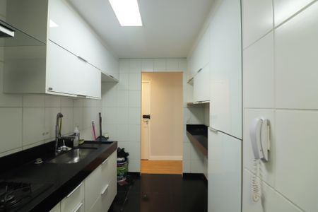 Apartamento à venda com 80m², 3 quartos e 2 vagasCozinha 
