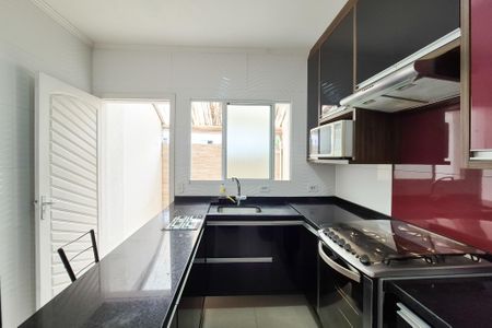 Casa de condomínio à venda com 93m², 2 quartos e 1 vagaCozinha - Armários