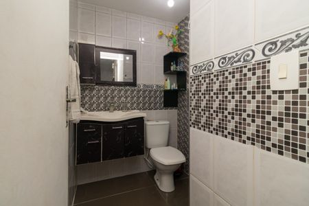 Apartamento à venda com 47m², 2 quartos e 1 vaga Apartamento à venda com 47m², 2 quartos e 1 vagaBanheiro