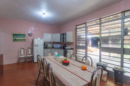 Casa à venda com 90m², 3 quartos e 4 vagasCozinha 