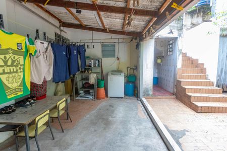 Casa à venda com 90m², 3 quartos e 4 vagasÁrea de serviço 