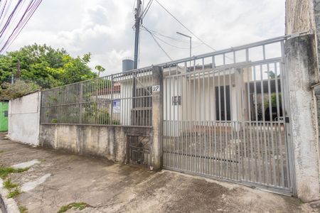 Casa à venda com 90m², 3 quartos e 4 vagasFachada + placa 