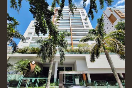 Apartamento para alugar com 102m², 2 quartos e 1 vaga Apartamento para alugar com 102m², 2 quartos e 1 vagaFachada