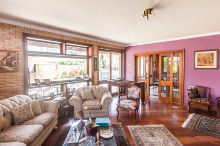 Sala  de casa de condomínio à venda com 4 quartos, 490m² em Residencial Cinco (alphaville), Santana de Parnaíba