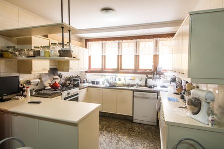 Casa de condomínio à venda com 490m², 4 quartos e 2 vagas Casa de condomínio à venda com 490m², 4 quartos e 2 vagasCozinha