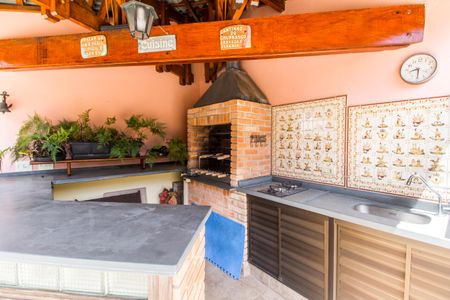 Casa de condomínio à venda com 490m², 4 quartos e 2 vagas Casa de condomínio à venda com 490m², 4 quartos e 2 vagasÁrea gourmet