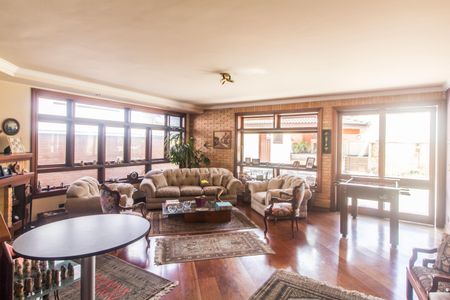 Sala  de casa de condomínio à venda com 4 quartos, 490m² em Residencial Cinco (alphaville), Santana de Parnaíba