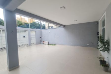 Casa à venda com 245m², 3 quartos e 4 vagas Casa à venda com 245m², 3 quartos e 4 vagasGaragem
