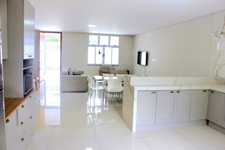 Casa à venda com 245m², 3 quartos e 4 vagasCozinha